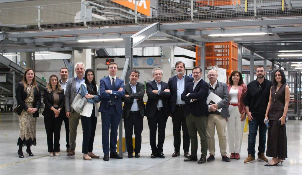 Imagen de la Comisión de Laboratorios de ASPE en el centro logístico de Nacex en Coslada