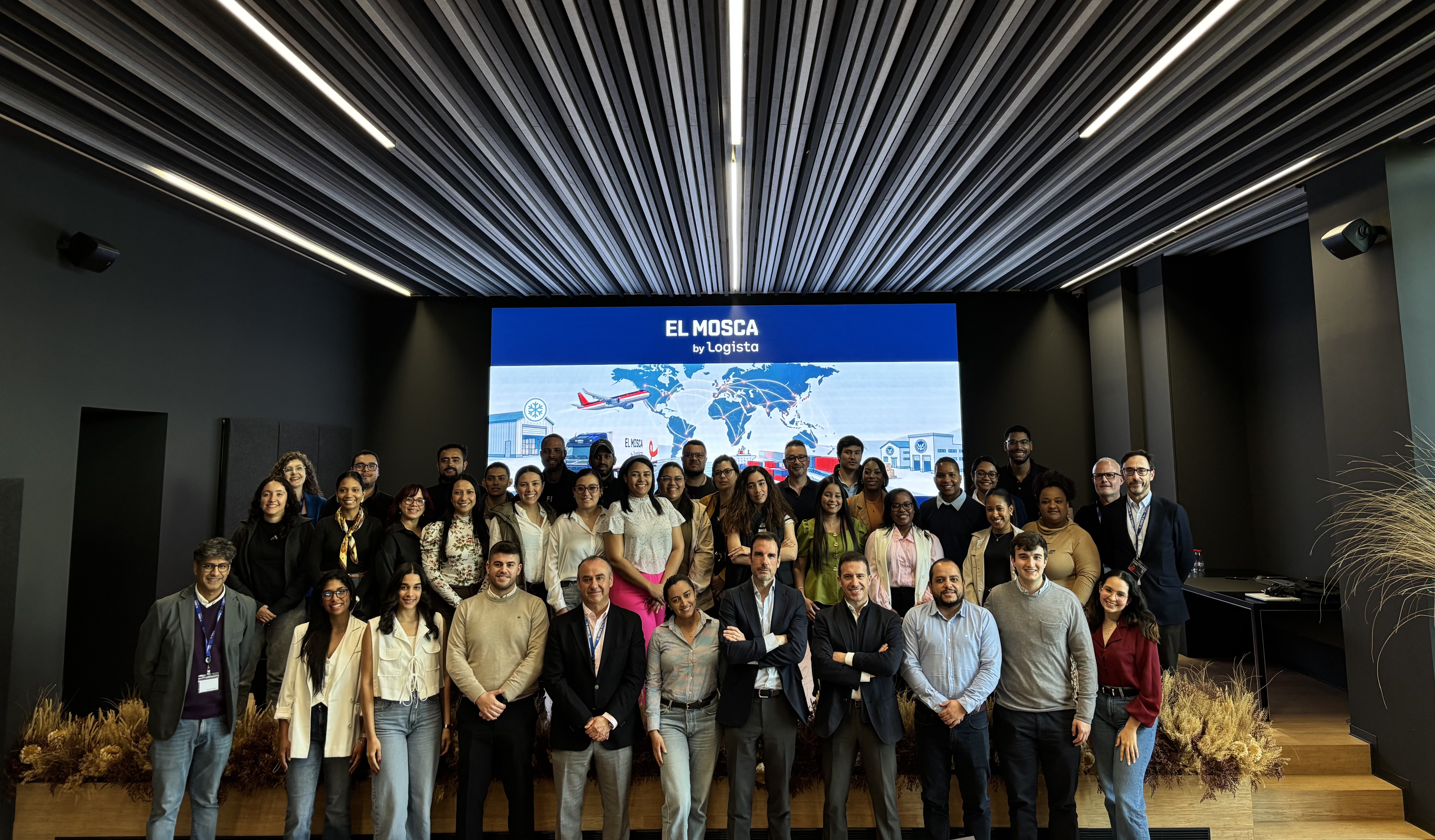 ENAE Business School students visit to El Mosca by Logista facilities